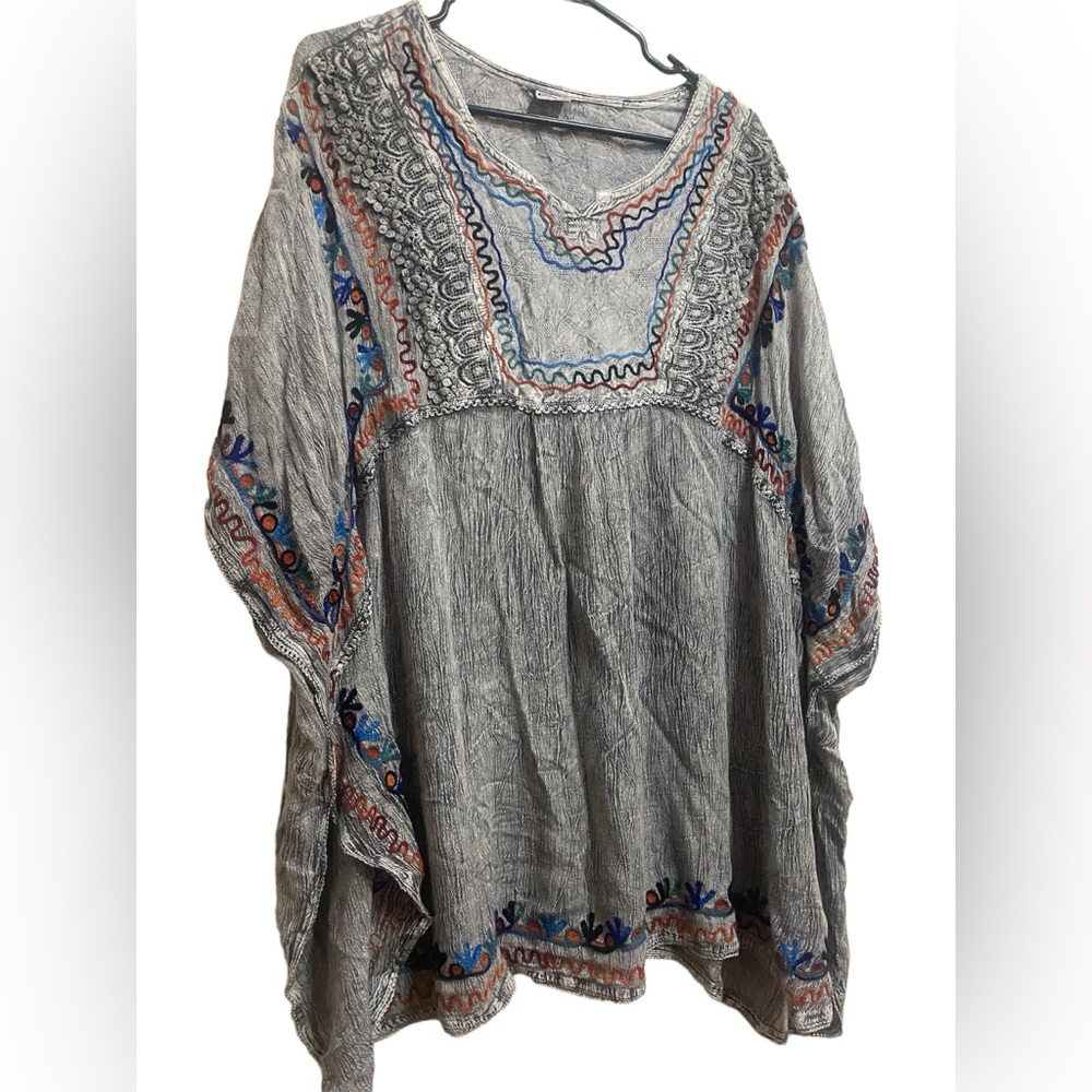 Shoreline Women’s Embroidered Lightweight Bat Sleeve Tunic Grey Size Large